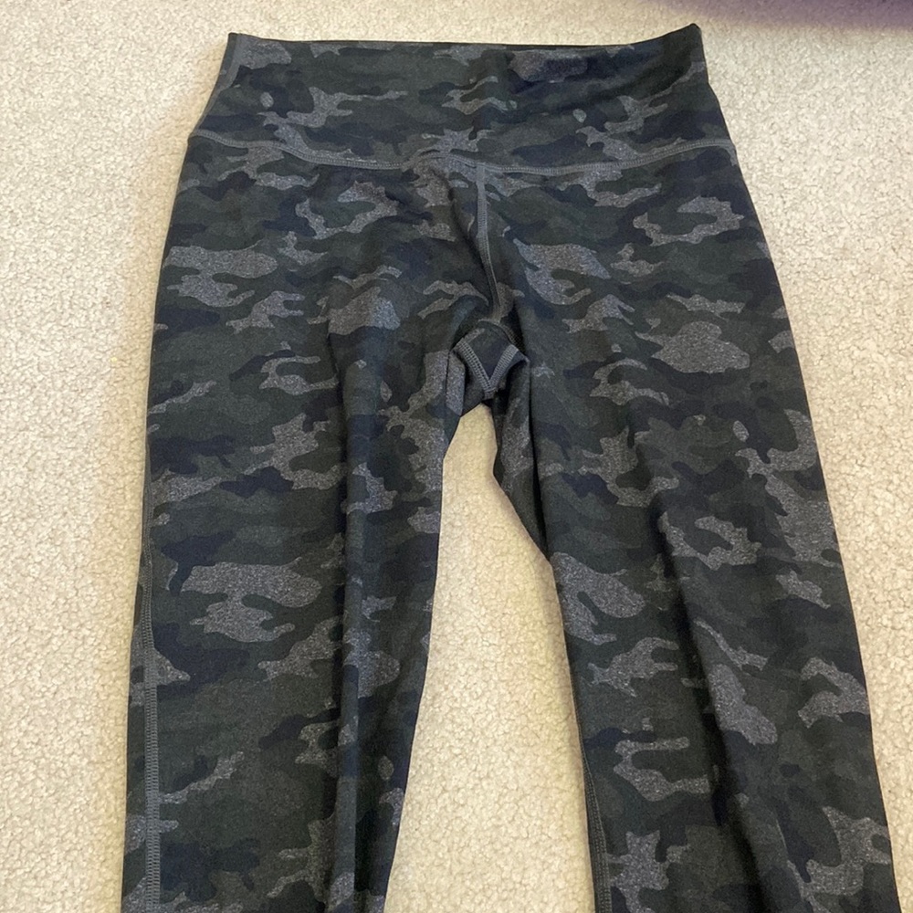 camo fabletics leggings size small worn once